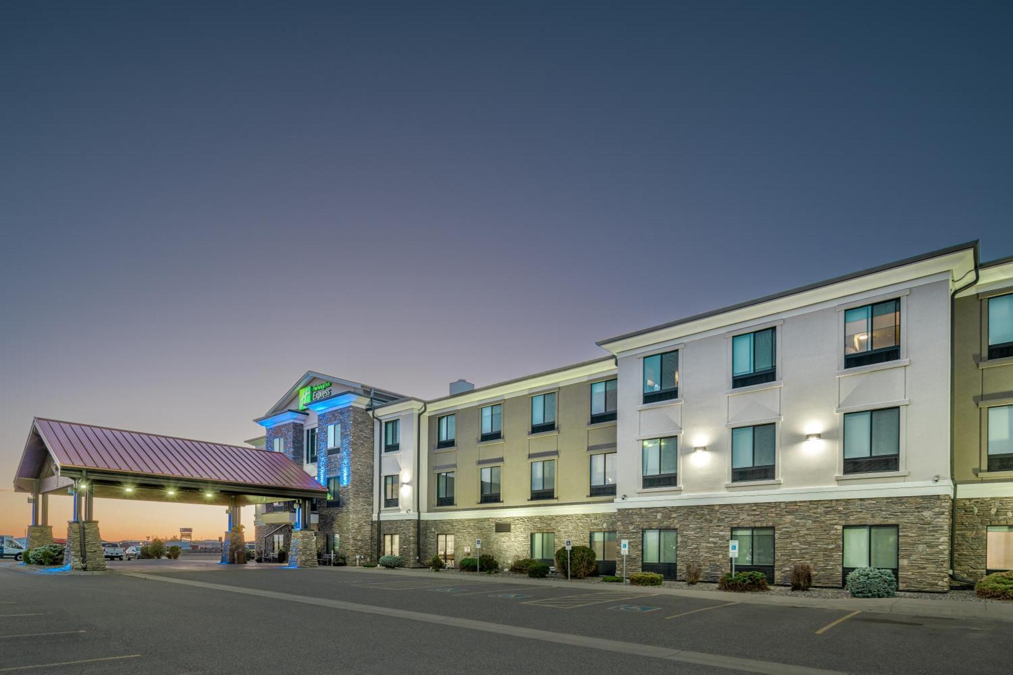 Holiday Inn Express Belgrade-Bozeman Area By Ihg Exterior photo