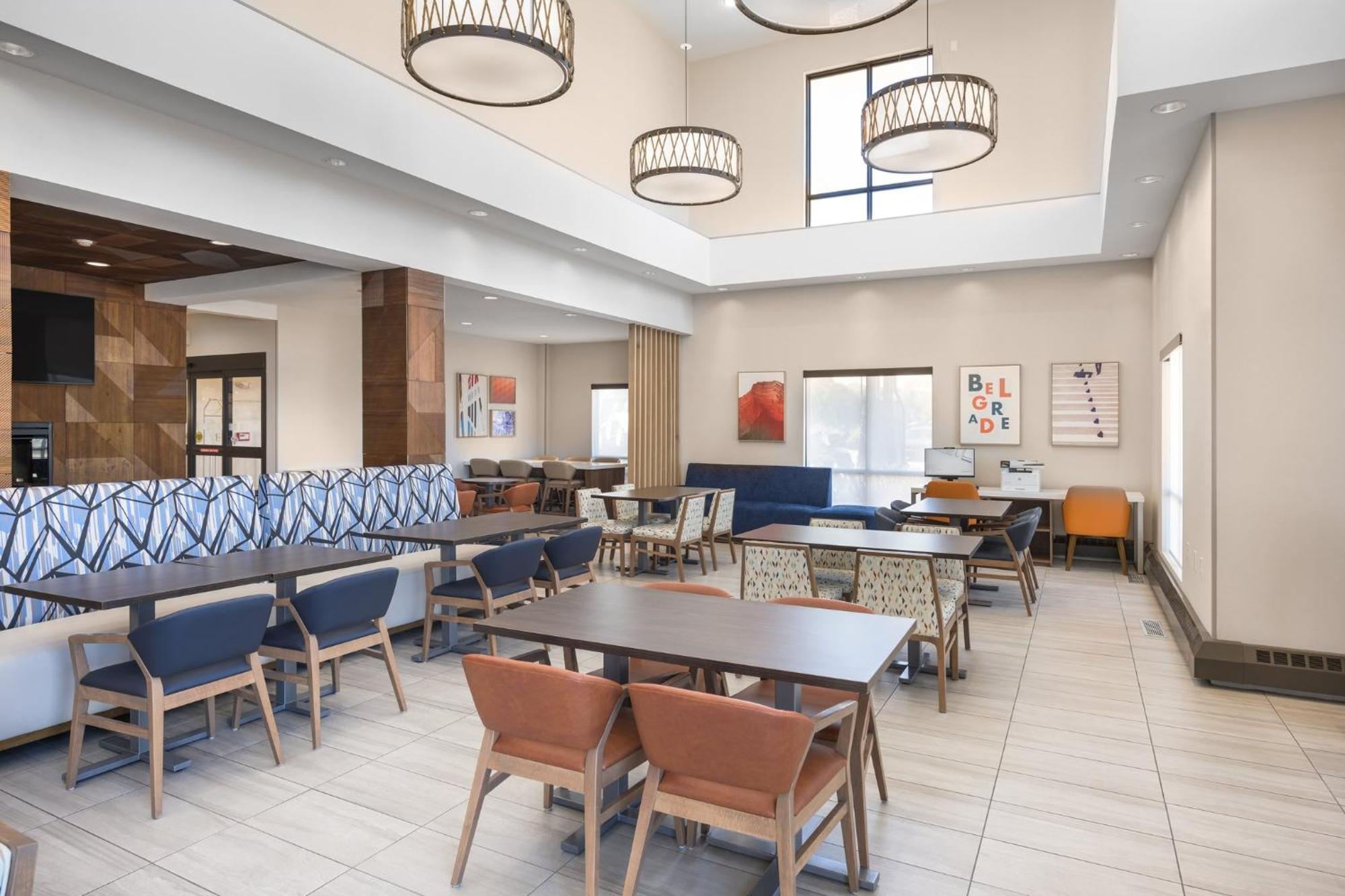 Holiday Inn Express Belgrade-Bozeman Area By Ihg Exterior photo